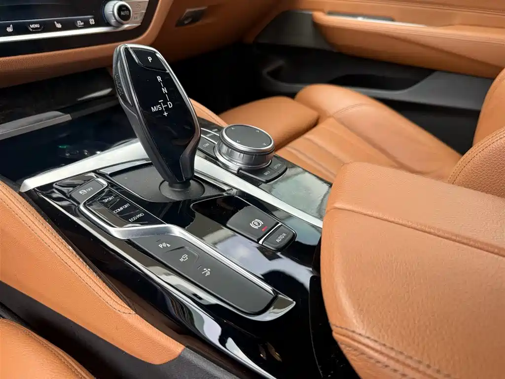 BMW 6 Series GT 2020 630i M Sport Package фото 16