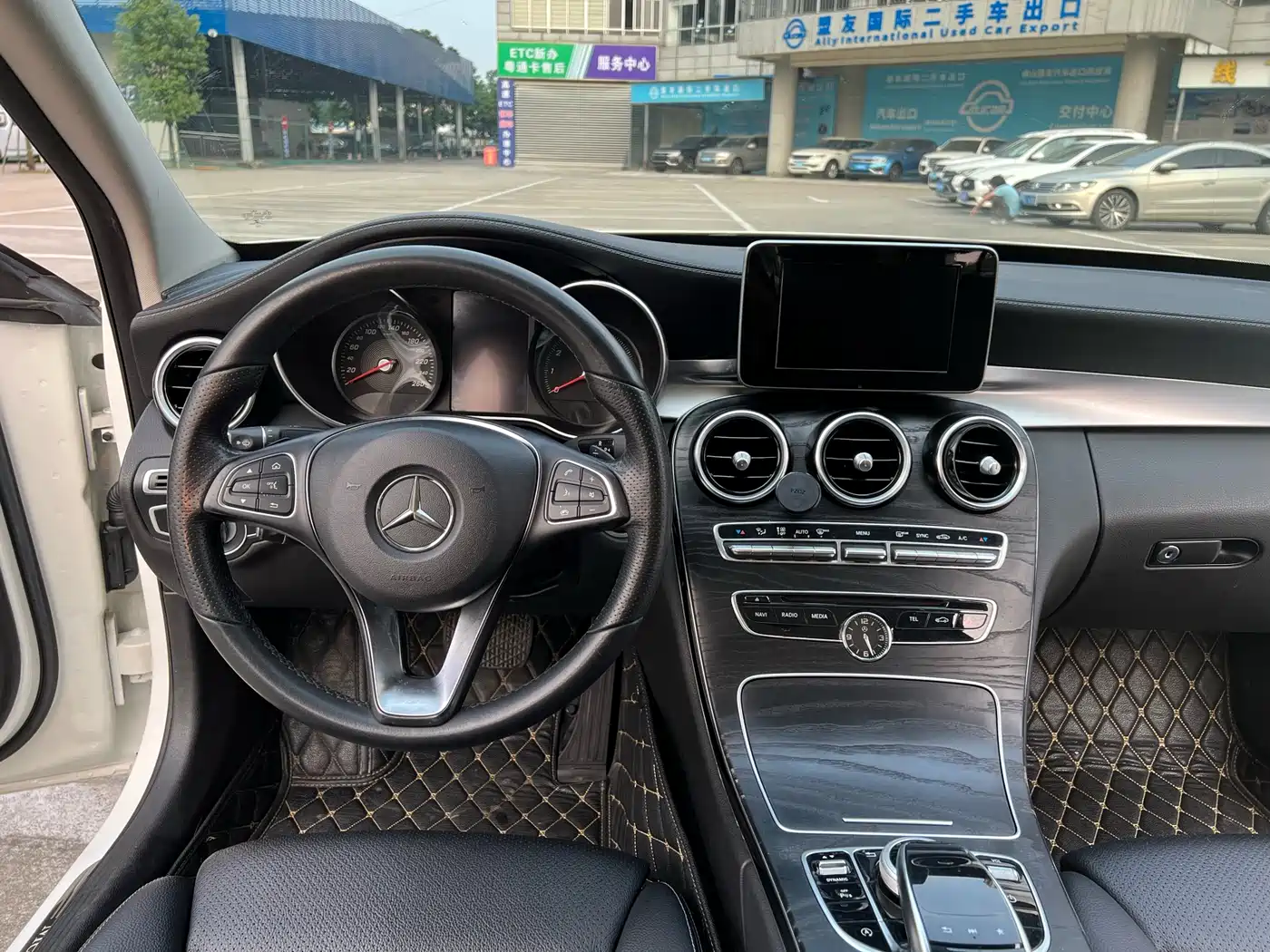 Mercedes-Benz C-Class 2017 C 200 L Sport фото 16