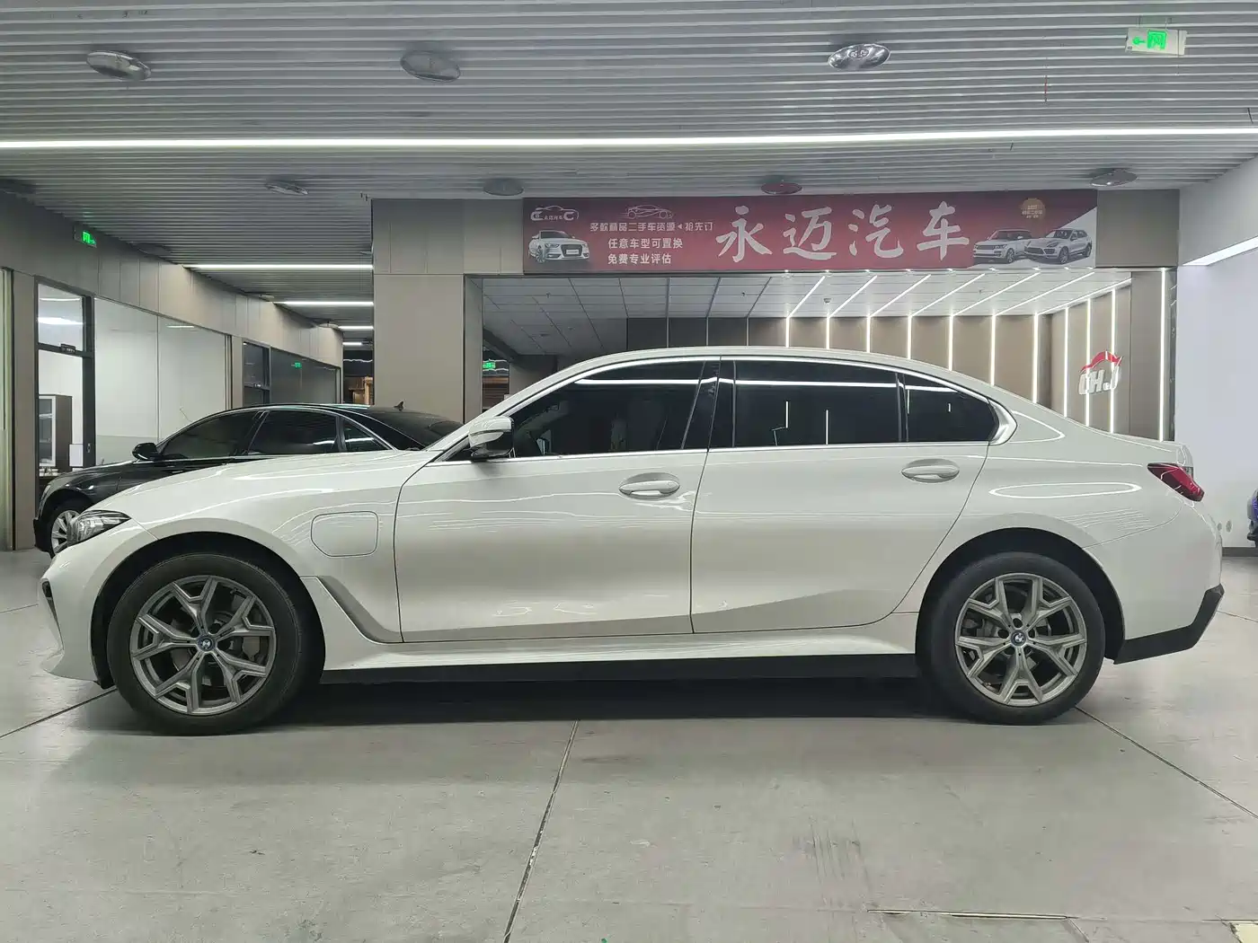 BMW i3 2022 eDrive 35 L фото 14