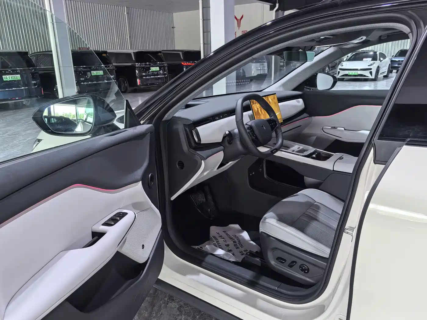 Voyah Auto Voyah Zhiyin 2024 Long Range Smart Edition фото 4