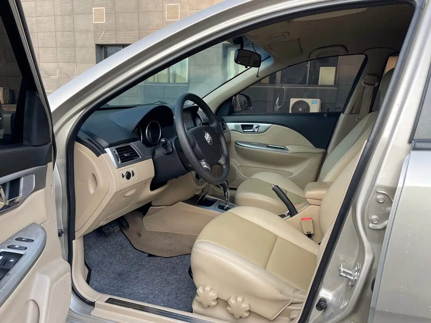 Buick Excelle 2013 1.5L Automatic Classic фото 6