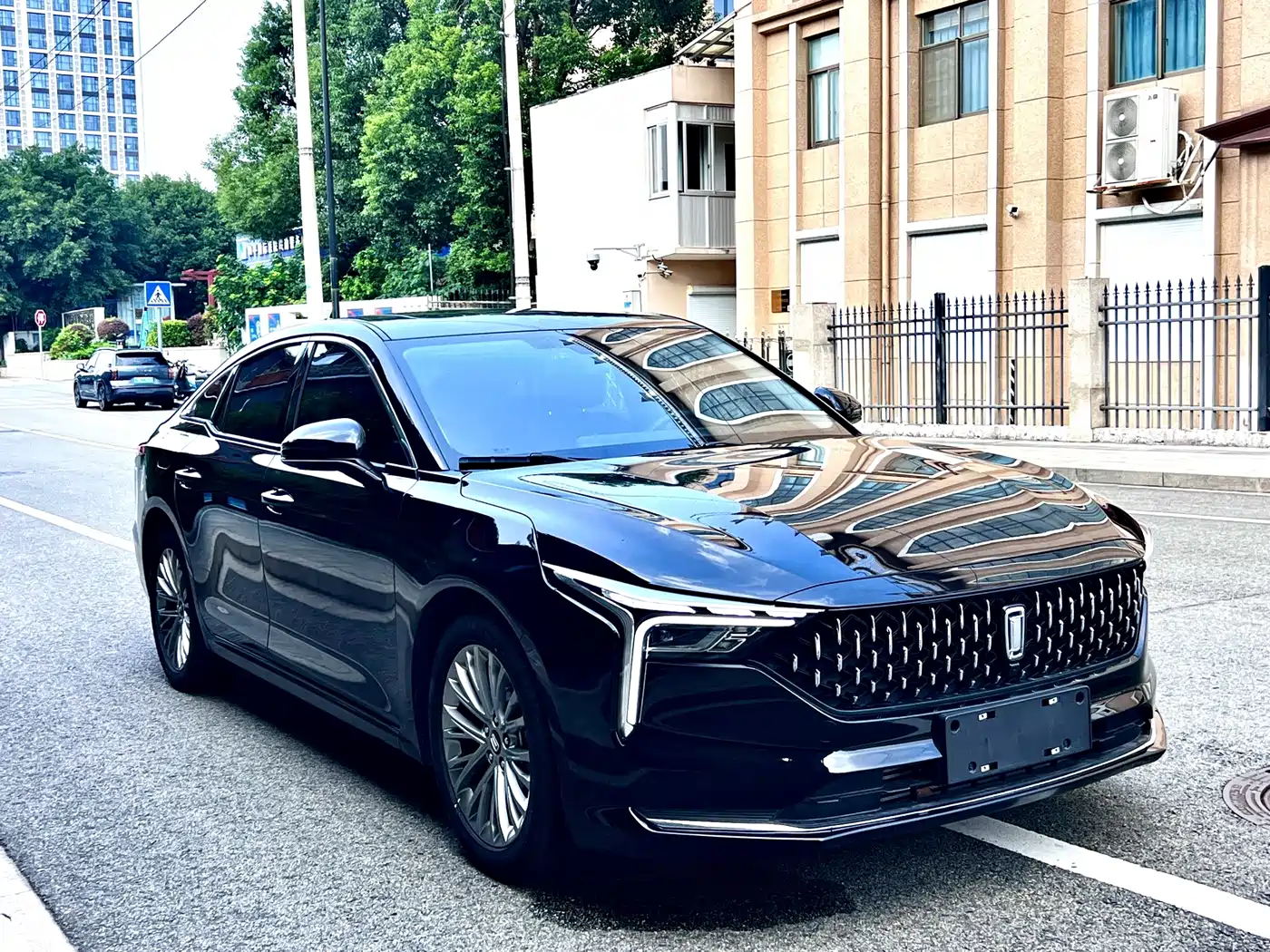 2025 Besturn B70