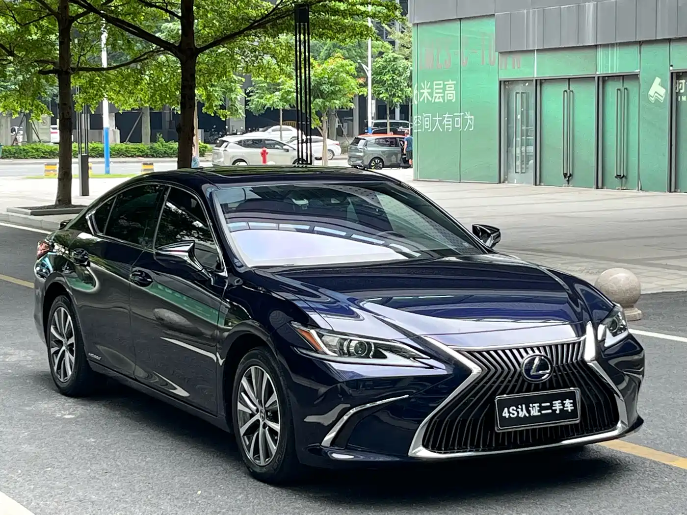 Lexus ES 2018 300h Excellence Edition China V фото 2