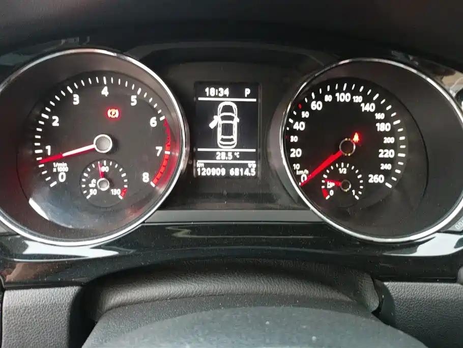 Volkswagen Sagitar 2018 280TSI DSG Spark Edition фото 14
