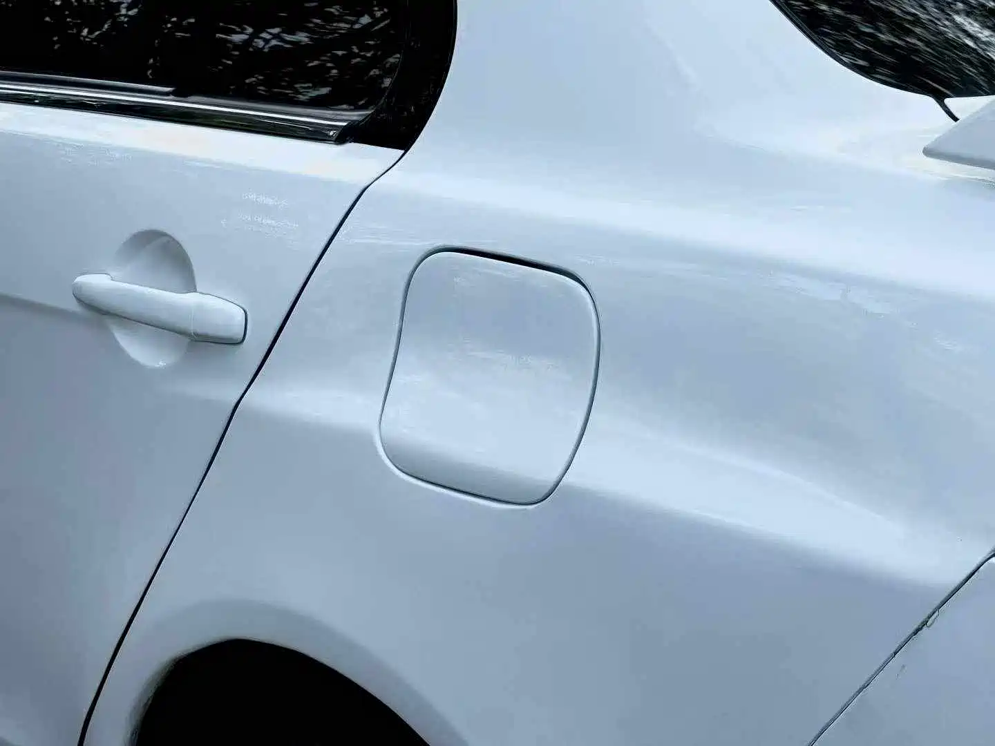 Photo 7 - Mitsubishi Lancer EX