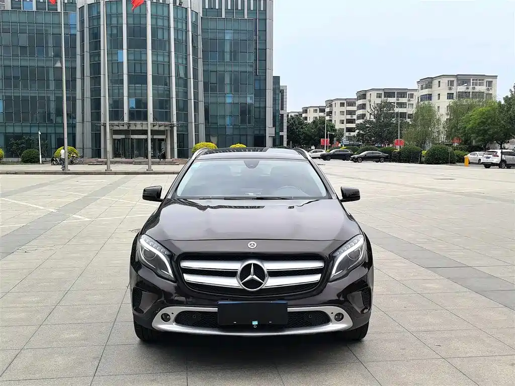 Mercedes-Benz GLA 2016 GLA 200 Fashion фото 2