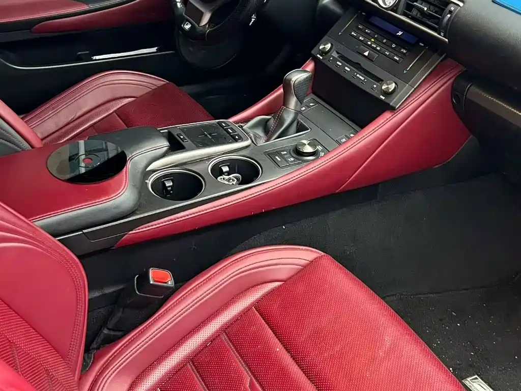 Фото 9 - Lexus RC
