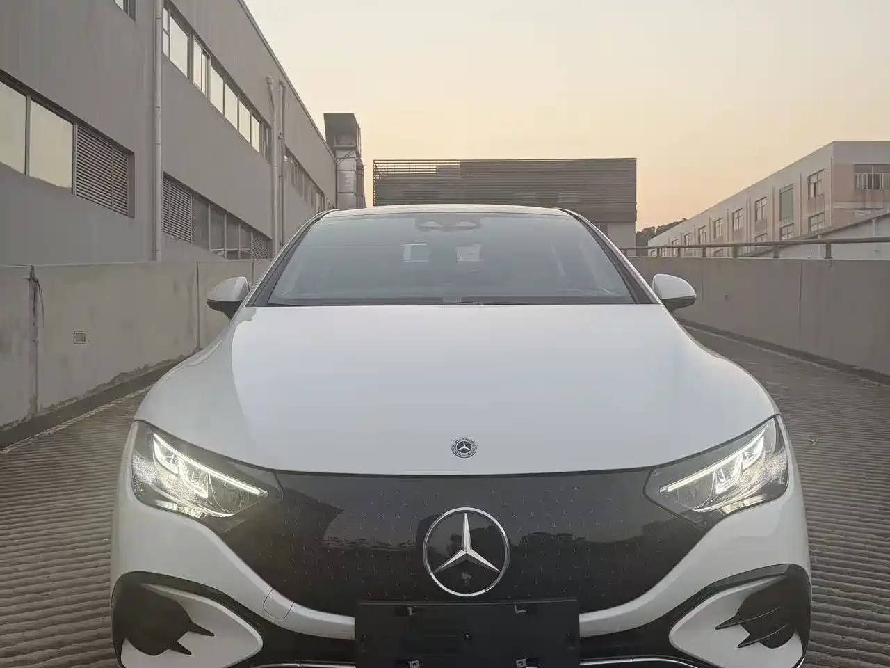 Mercedes-Benz EQE 2025 2025 Model 500 4MATIC Luxury Edition