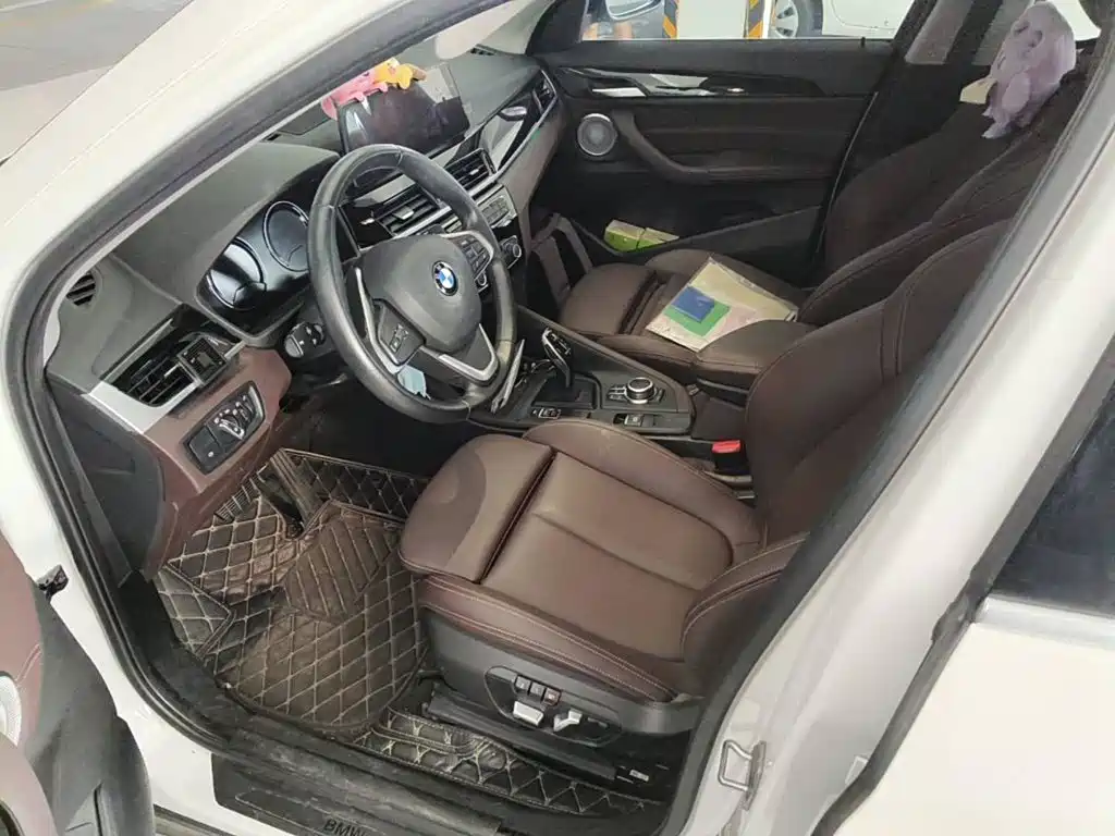 Фото 8 - BMW X1
