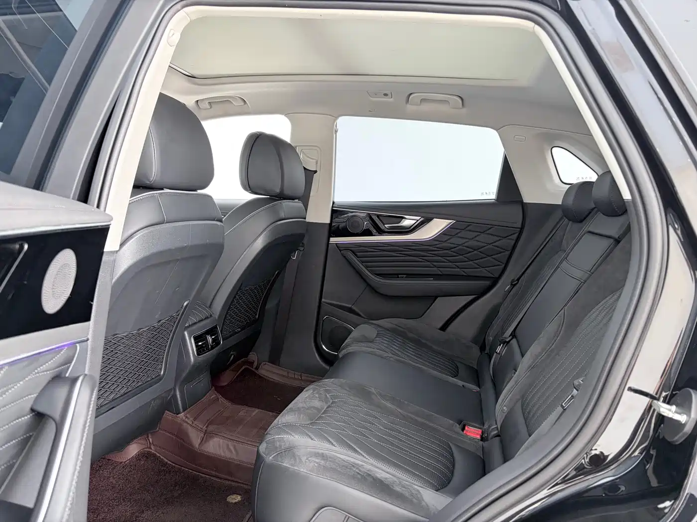 Hongqi HS5 2022 2.0T Smart Connect Joy Edition фото 8