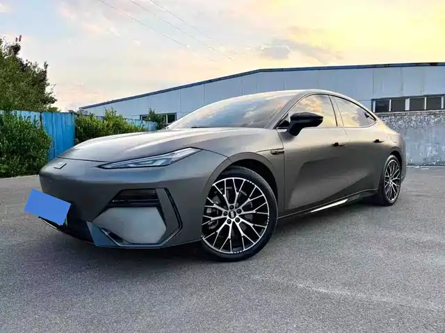 Geely Galaxy E8 2024 620km 4WD Starship Performance Edition