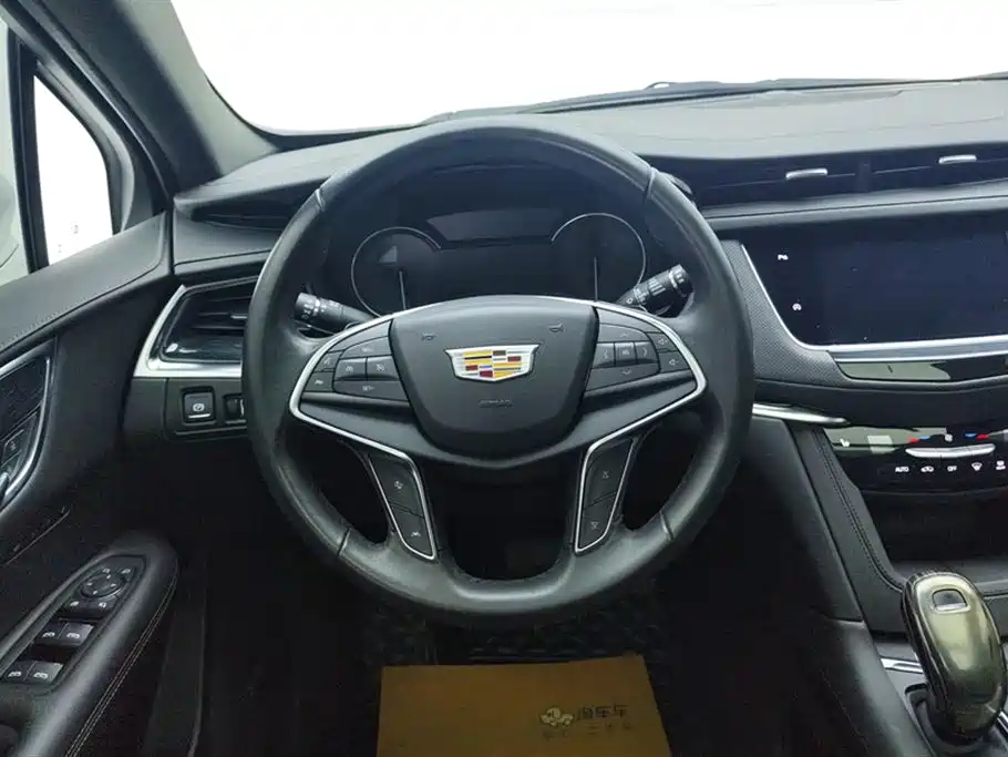 CADILLAC XT5