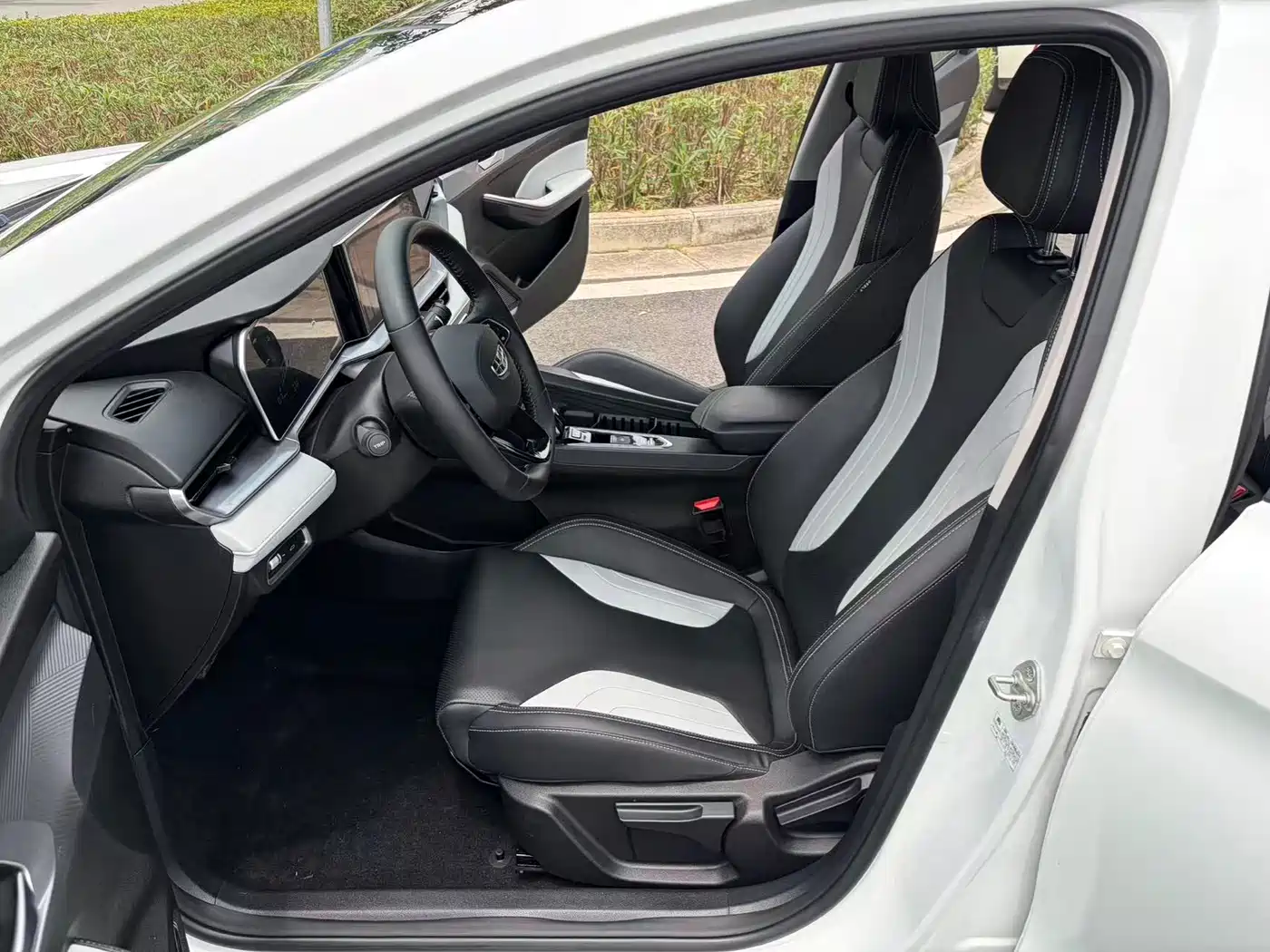 GEELY AUTOMOBILE BINRUI