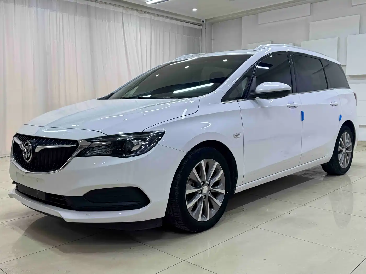 Buick GL6 2021 323T Mild Hybrid Connected Luxury