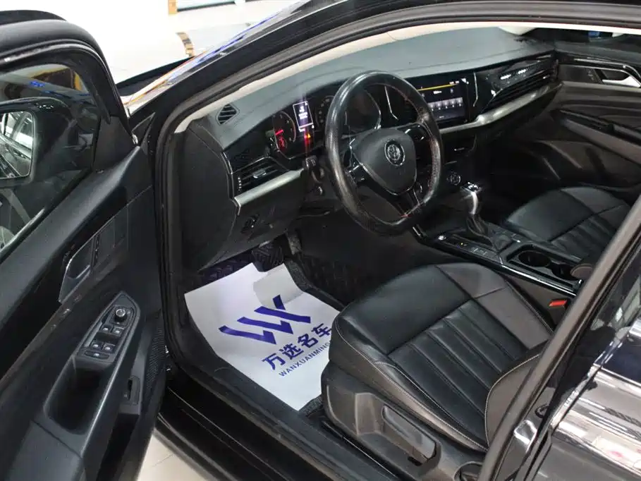 Volkswagen Passat 2020 280TSI Business Edition China VI фото 4