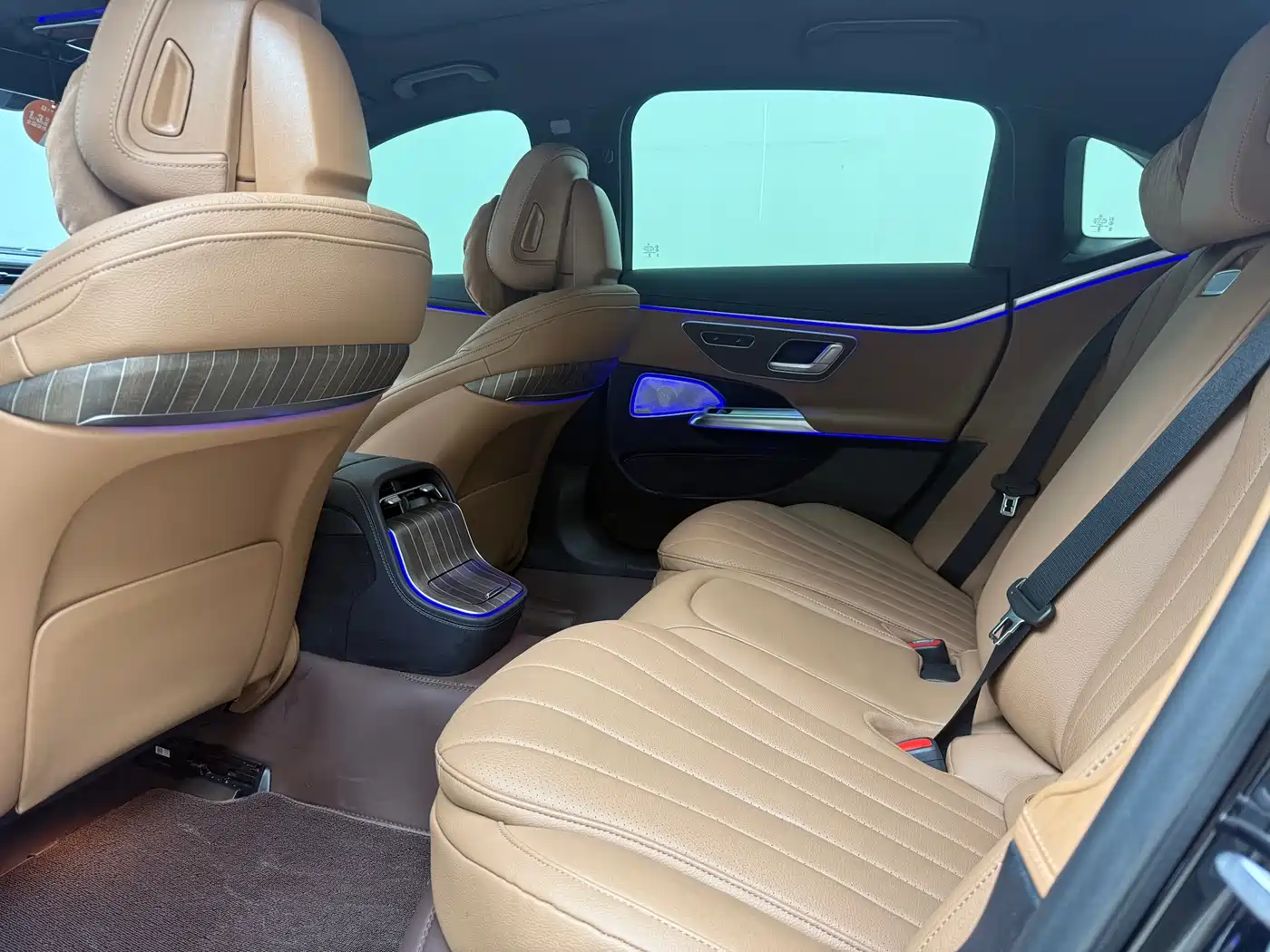 Mercedes-Benz E-Class 2025 E 300 L Fashion фото 13