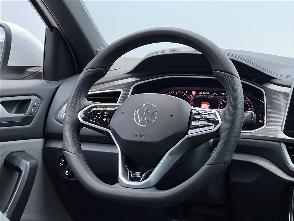 VOLKSWAGEN T-ROC EXPLORING SONGS