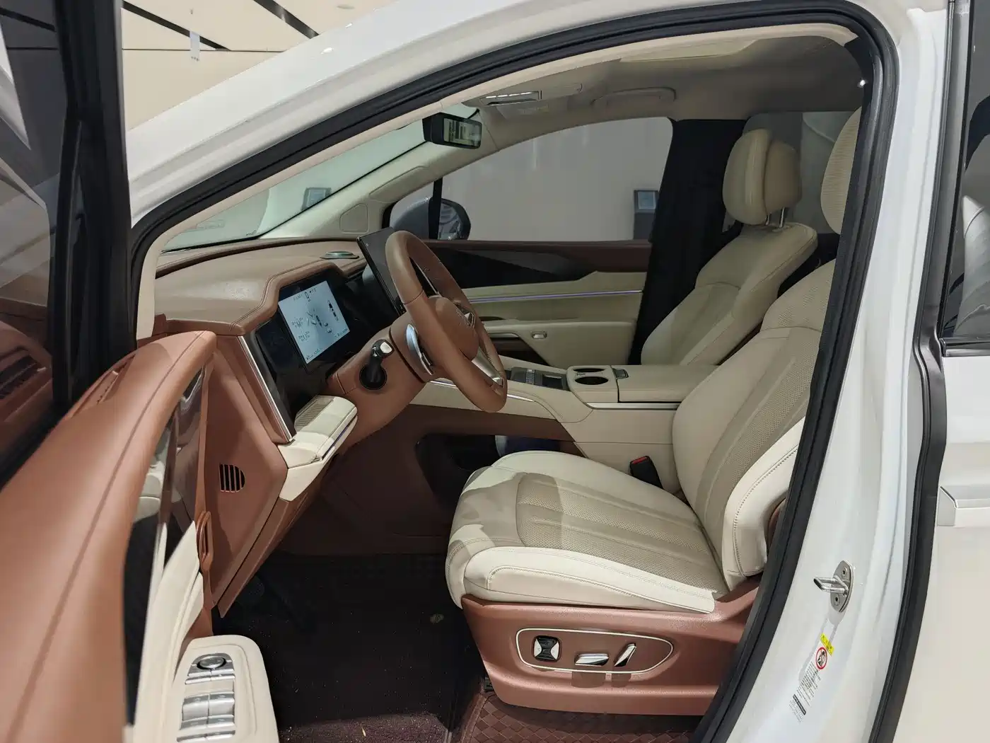 BYD Xia 2025 2025 DM-i 1.5T 180km Excellence