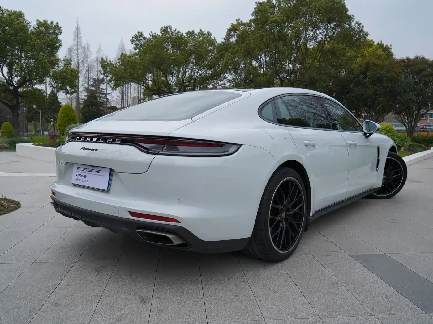 PORSCHE PANAMERA