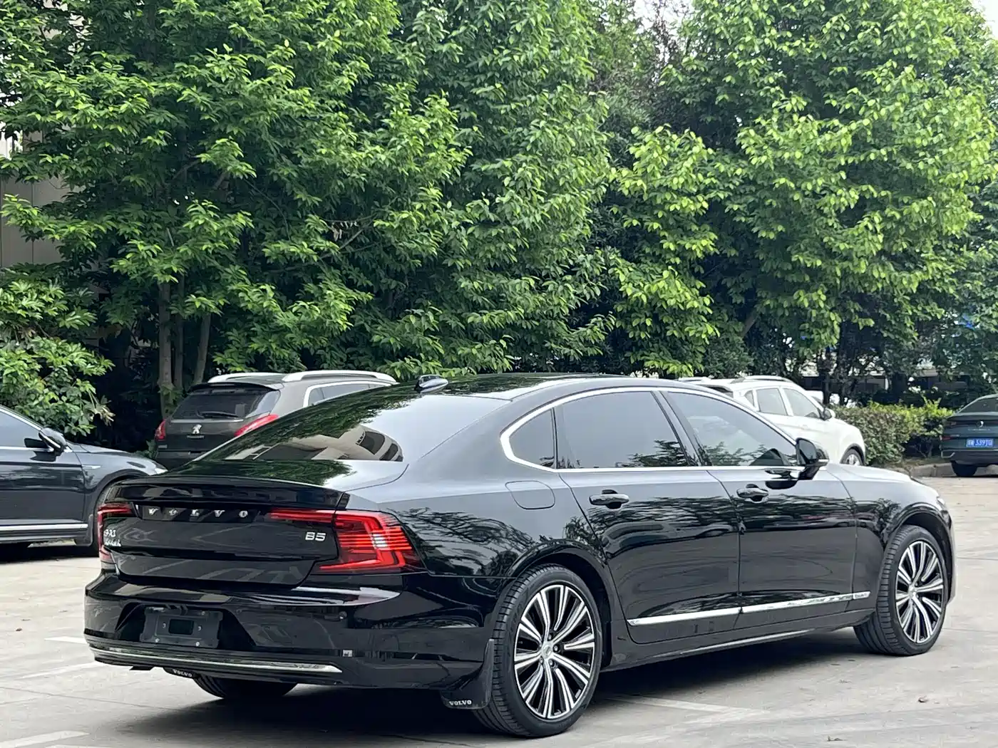 VOLVO S90