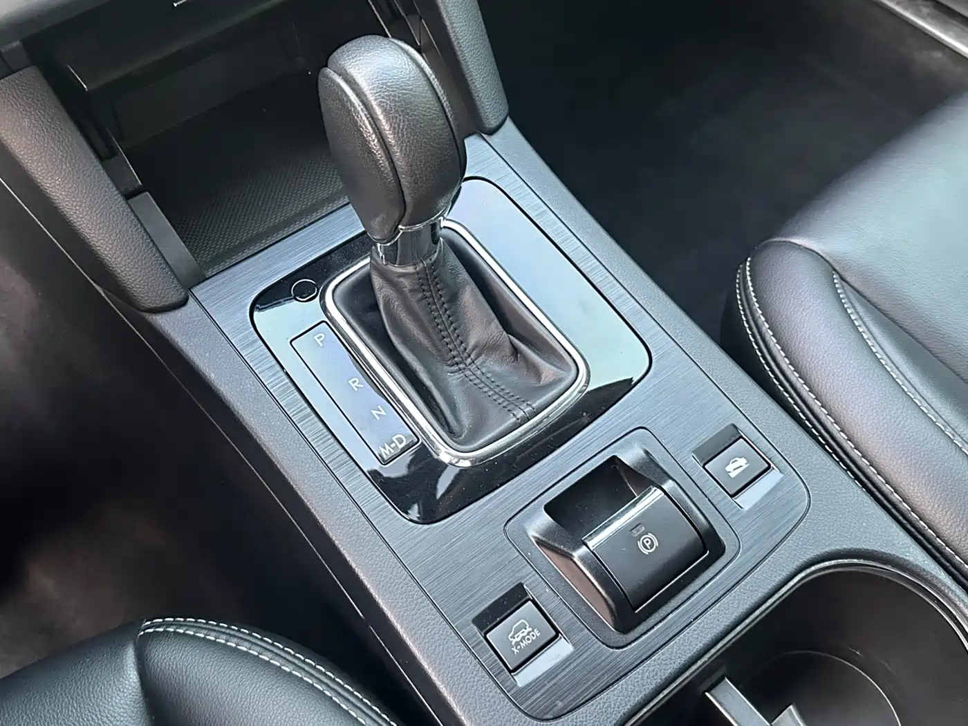 Subaru Outback 2015 2.5i Luxury Navigation Edition фото 12