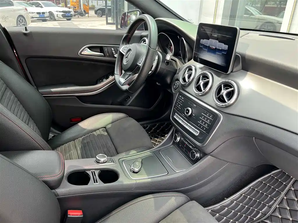 Mercedes-Benz CLA (Import) 2018 CLA 220 4MATIC фото 20