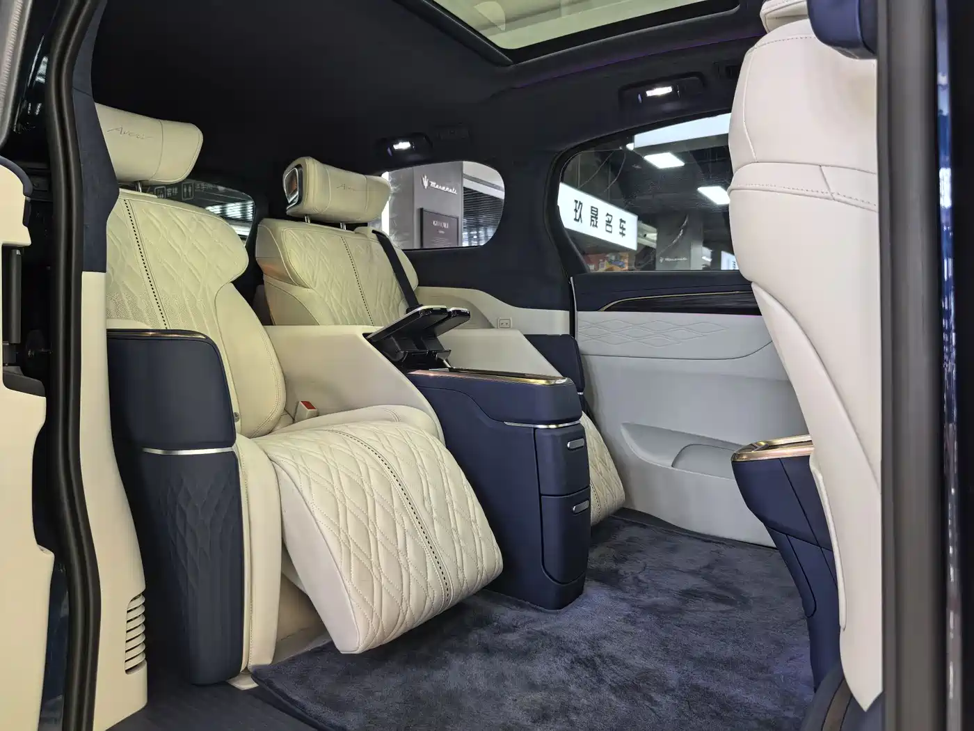 Buick GL8 2022 Avenir 4-Seater Prestige Edition фото 12