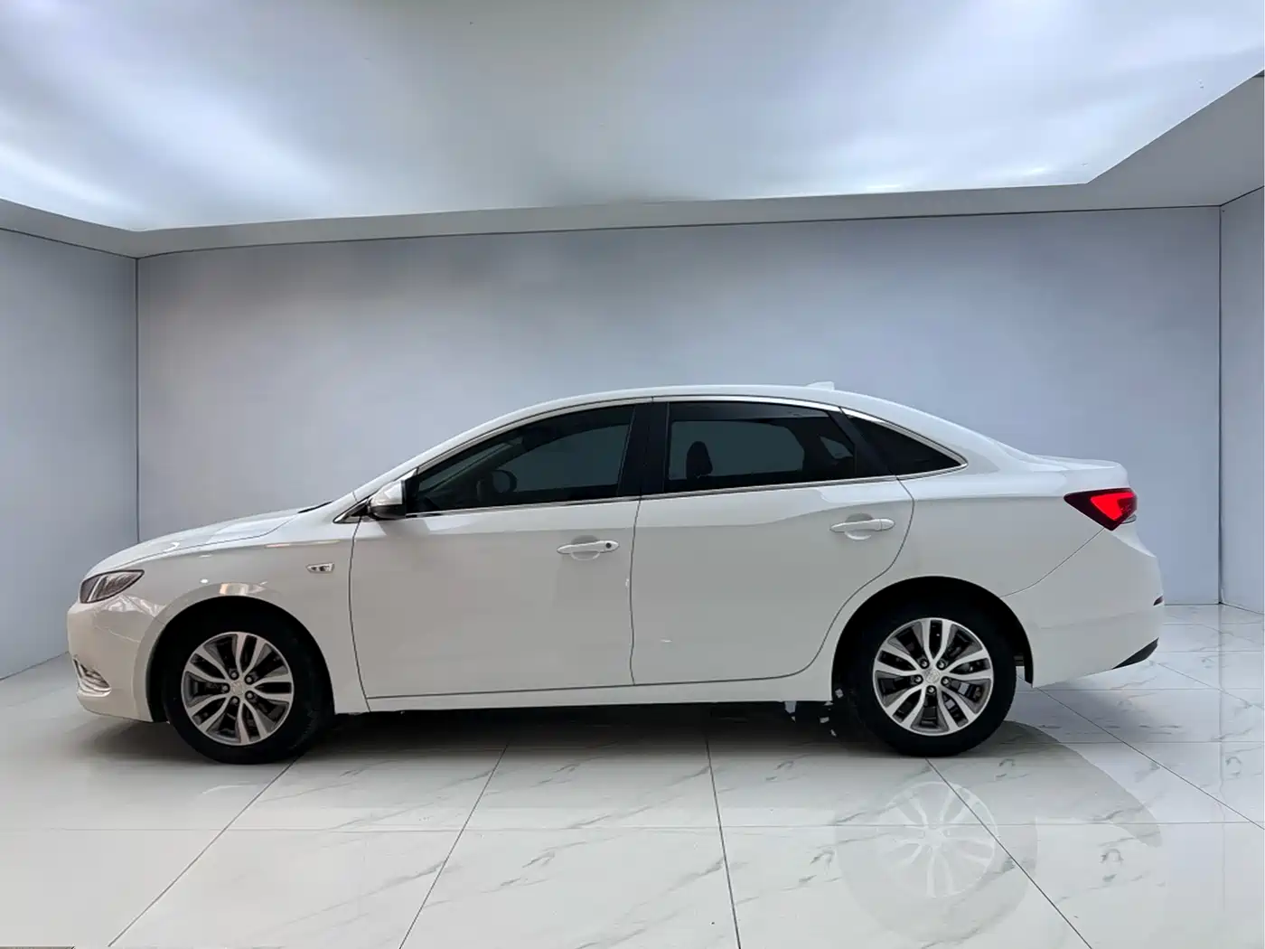 Buick Excelle 2021 1.3T Auto Mild Hybrid Elite фото 4