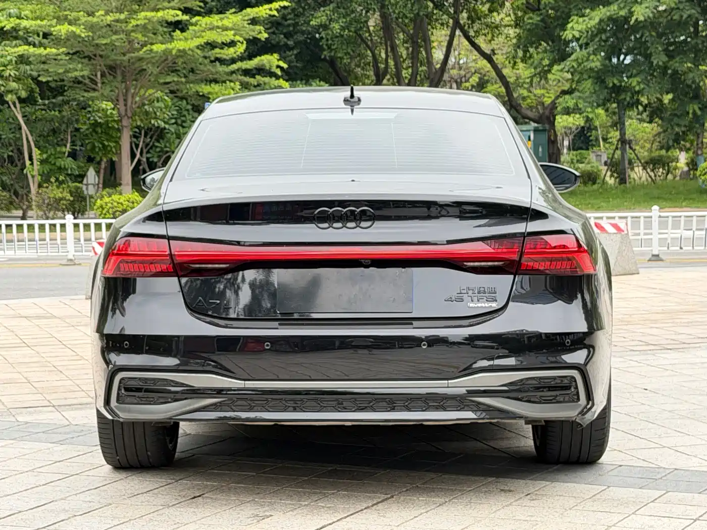 Audi A7L 2025 2025 Model Year 45 TFSI quattro Black Knight Edition