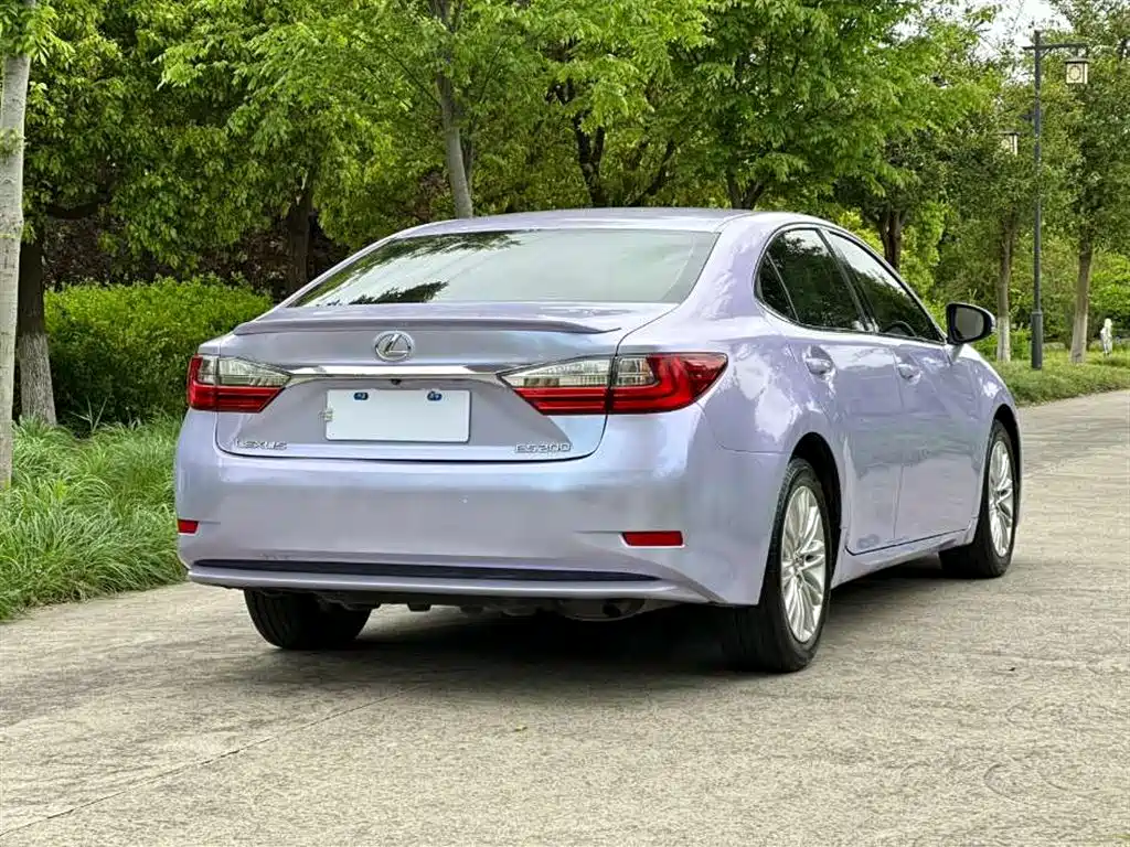 Lexus ES 2015 200 Elite Edition фото 4