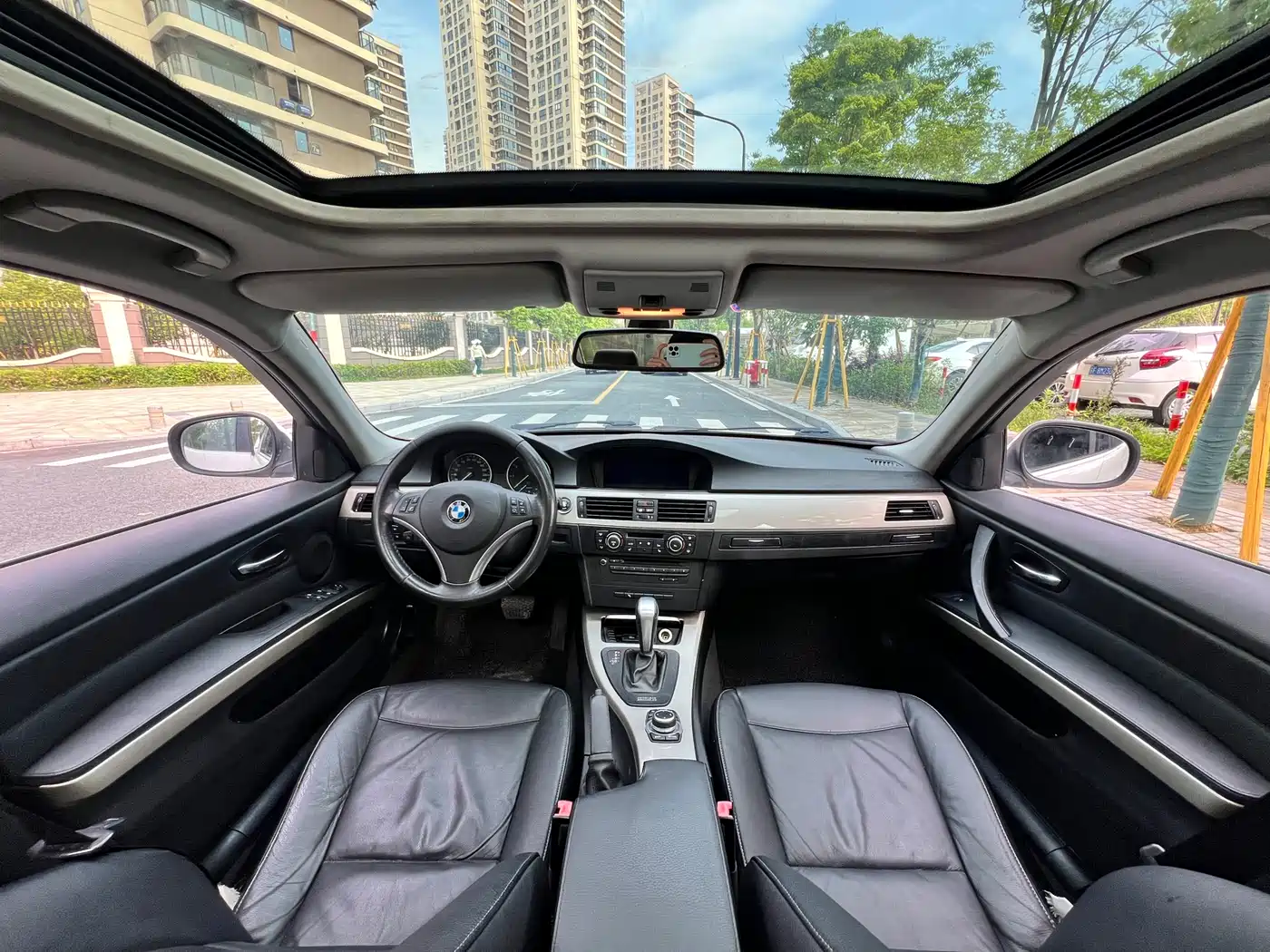BMW 3 Series 2012 320i Luxury фото 10