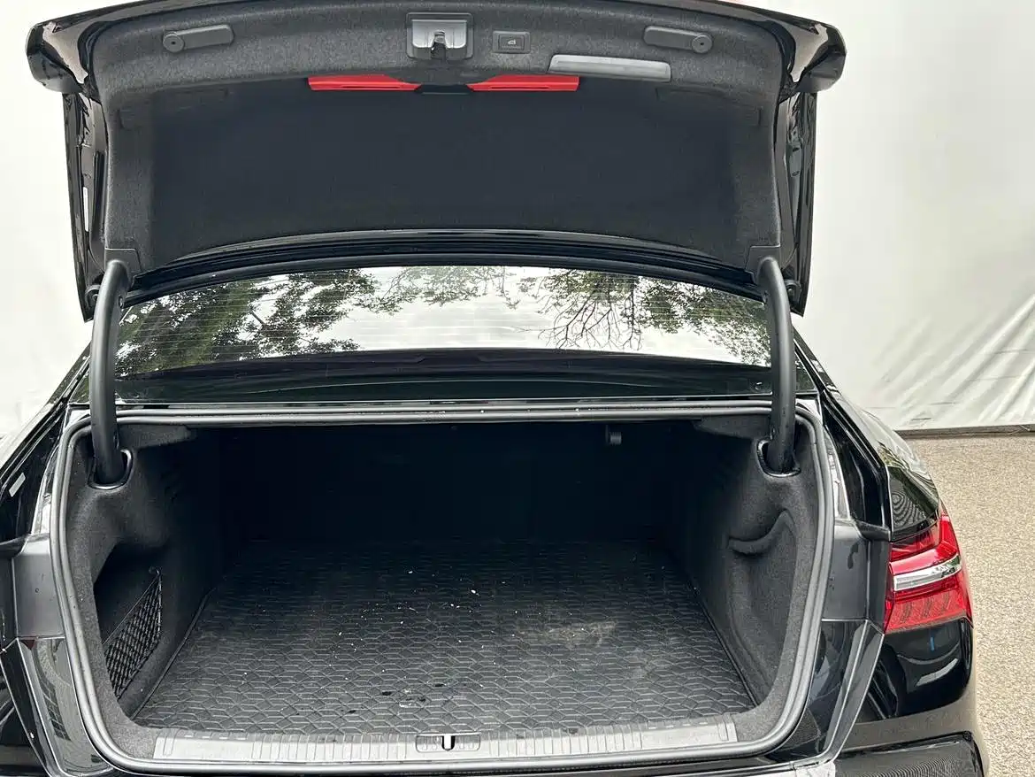 Audi A6L 2021 40 TFSI Luxury Elegance фото 9