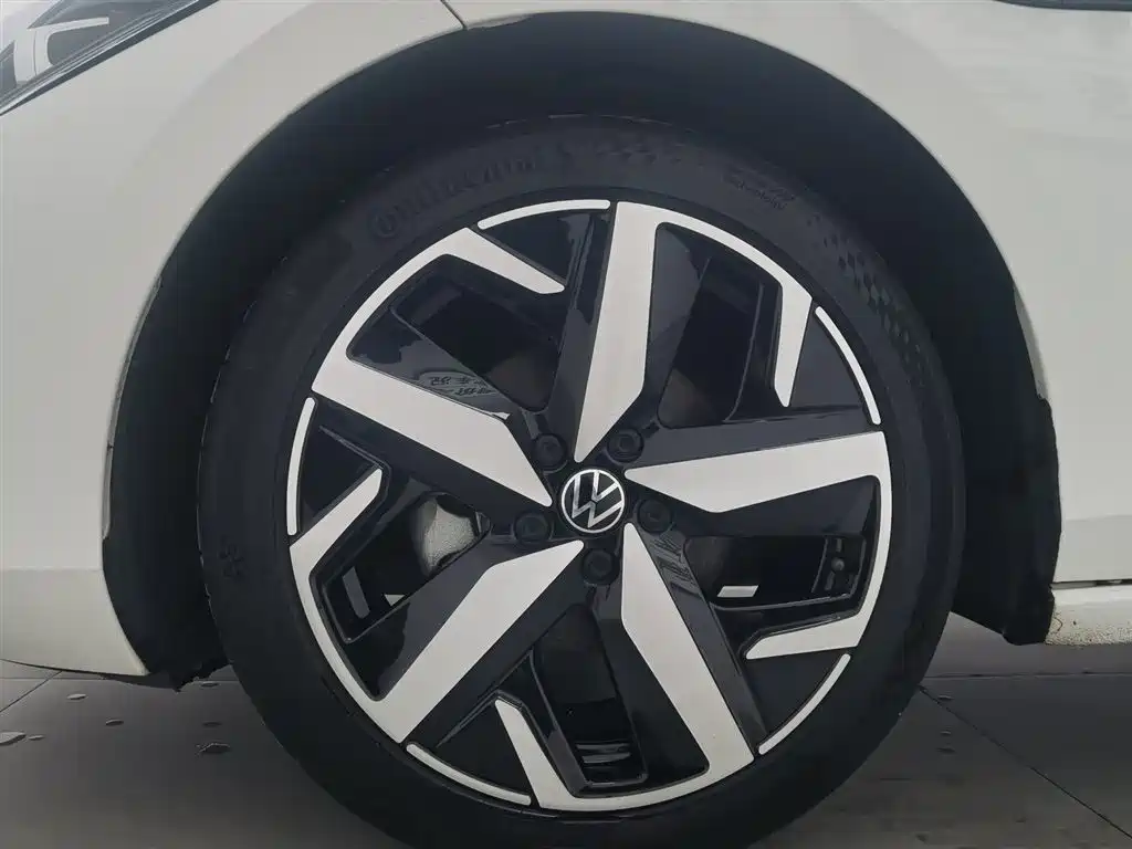 VOLKSWAGEN LINGDU