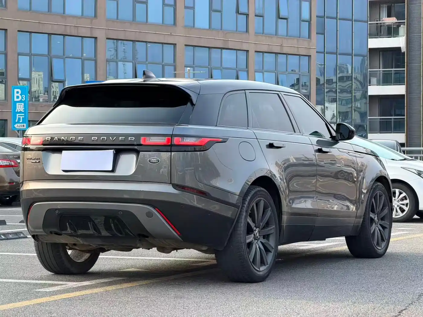 Land Rover Range Rover Velar 2017 P380 R-DYNAMIC HSE фото 7