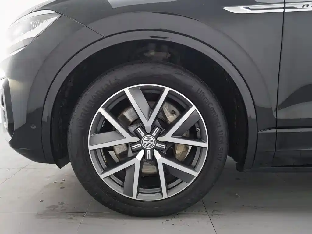 Фото 17 - Volkswagen Touareg