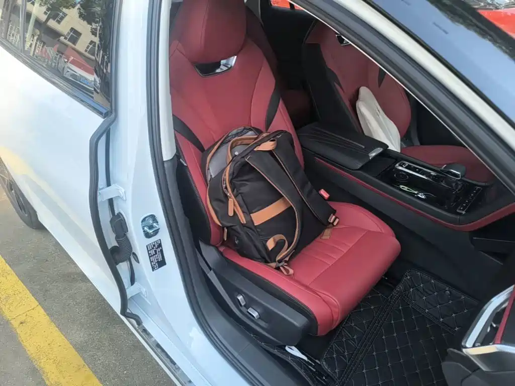 Hongqi H6 2026 2025 Model 2.0T Beauty Edition