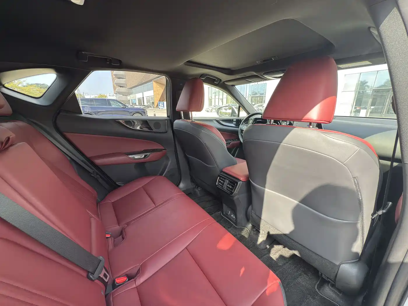 Lexus NX 2022 260 FWD Joy Creation Edition фото 14