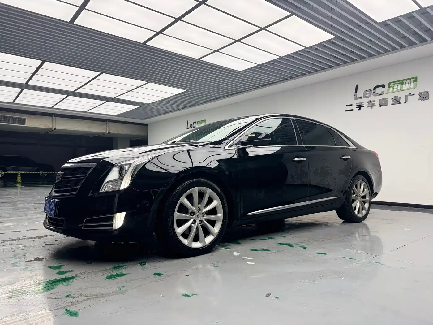 Cadillac XTS 2015 2014 28T Platinum Edition