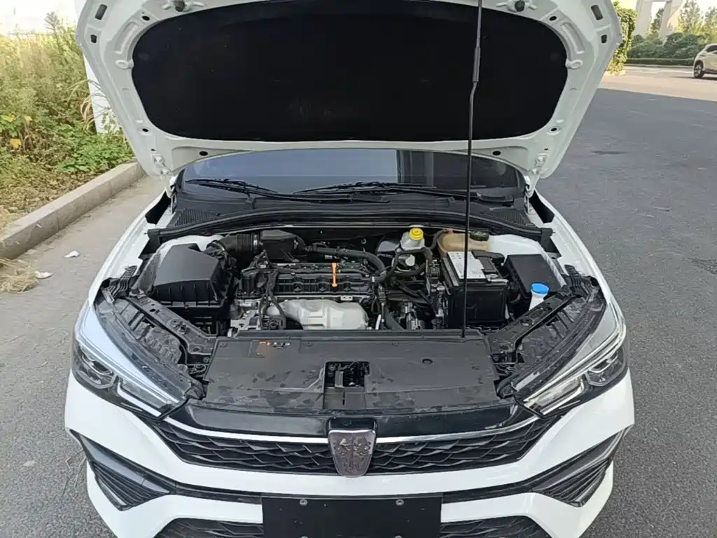 Фото 20 - Roewe i5