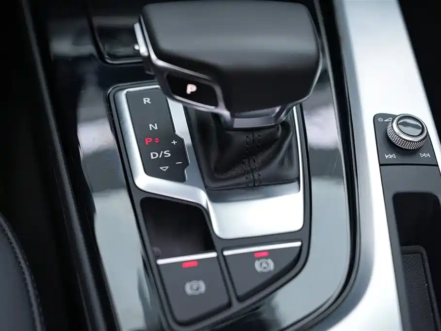 Audi A4L 2020 40 TFSI Fashion Dynamic Edition фото 12