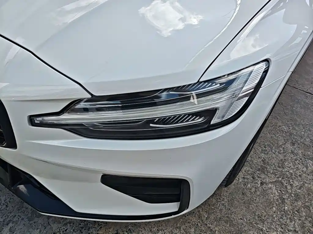 Volvo V60 2022 2022 B5 Momentum Sport