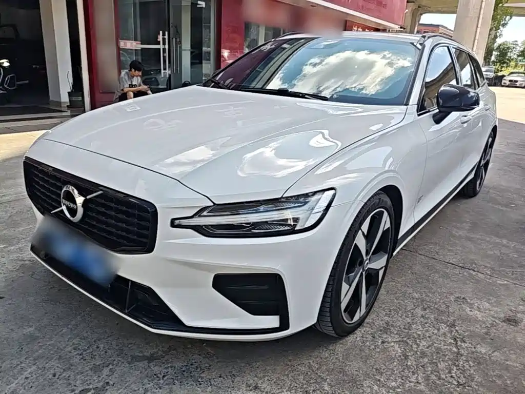 2022 Volvo V60
