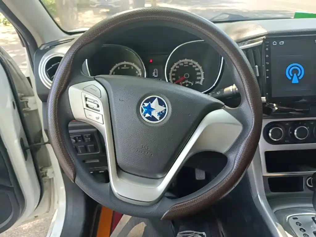 Venucia T70 2015 2015 2.0L CVT Ruixing Edition