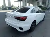 Фото 7 - Roewe i5