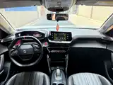 Фото 8 - Peugeot 2008