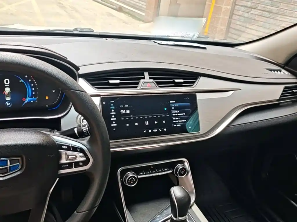 Фото 3 - Geely Binrui
