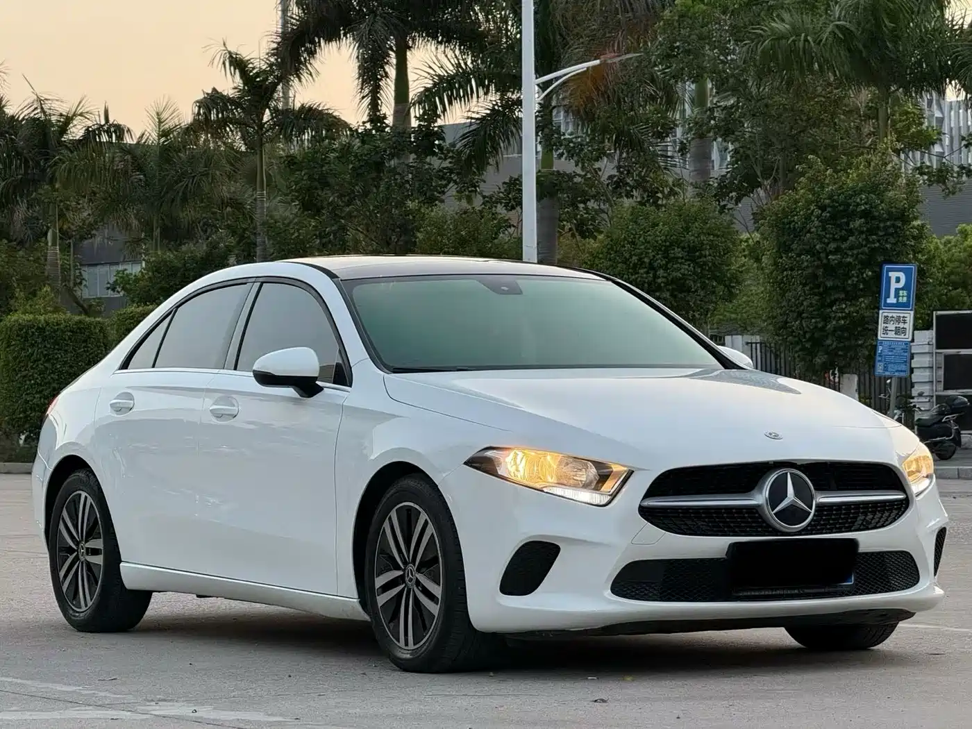 Mercedes-Benz A-Class 2021 A 180 L фото 3