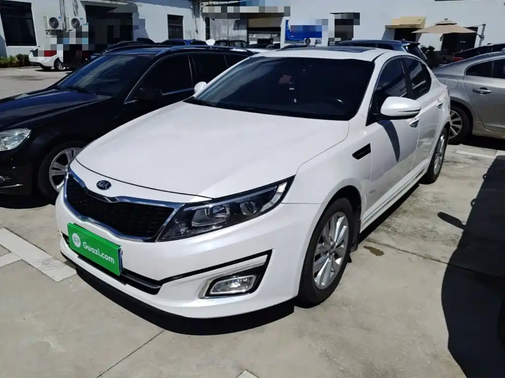 Photo 2 - Kia K5