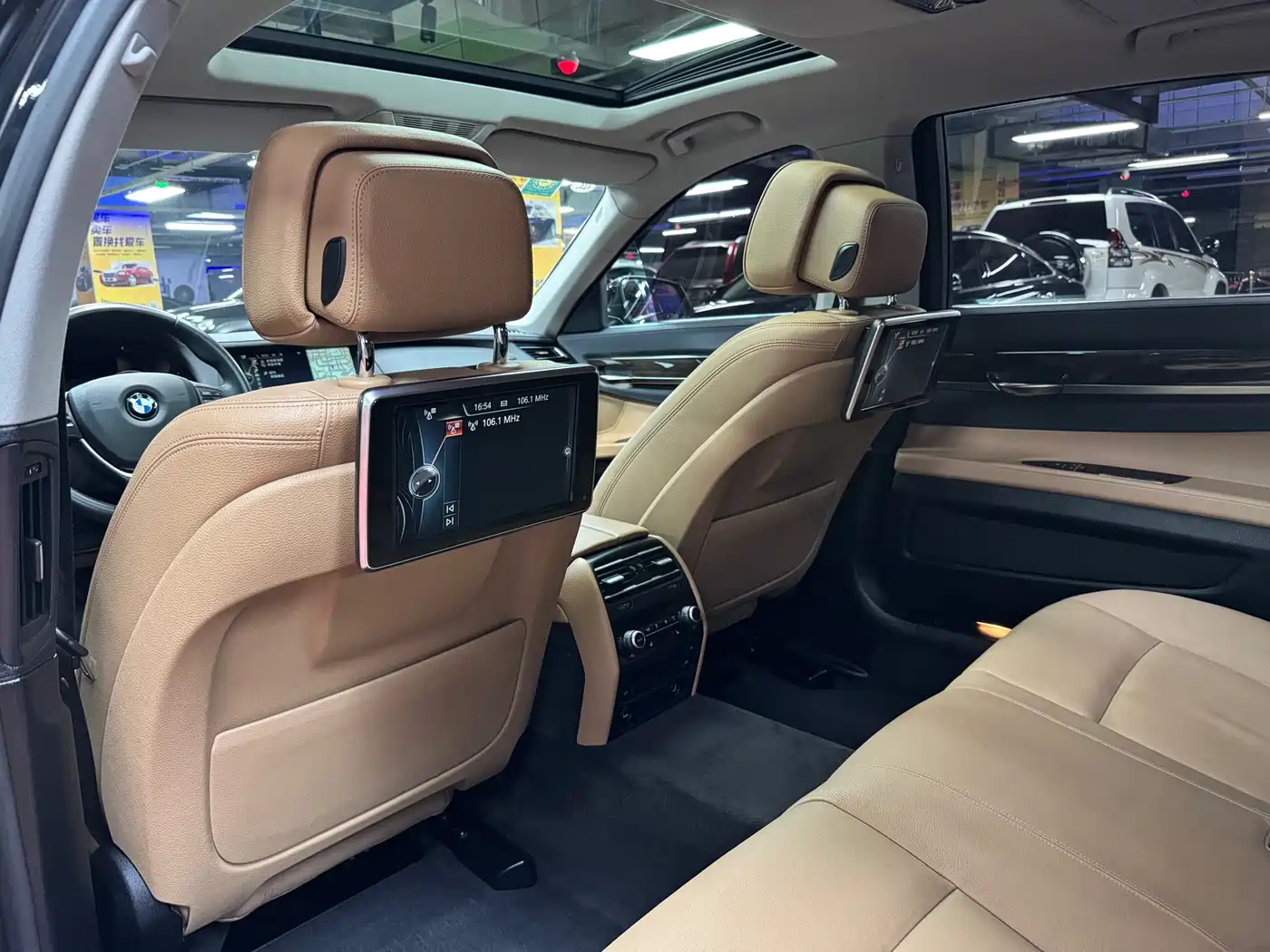 BMW 7 Series 2013 Model 730Li Leading фото 31