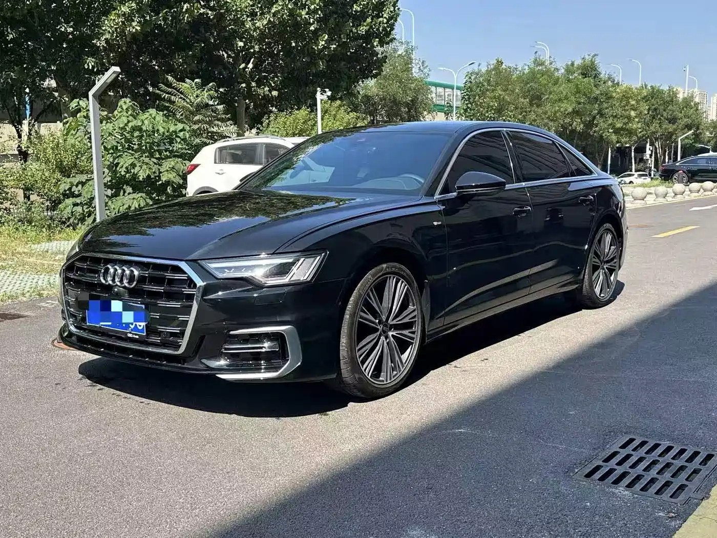 Фото 1 - Audi A6L